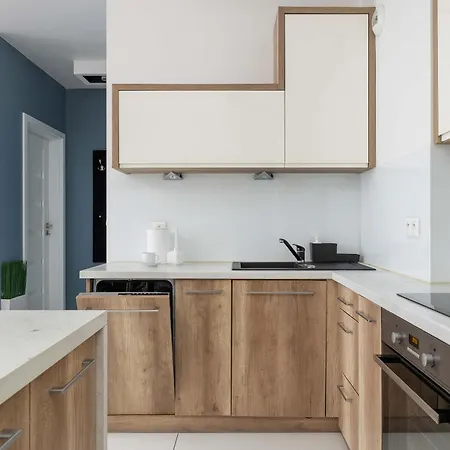 Cosy & Bright With Parking On The Cystersow Street By Renters Apartamento