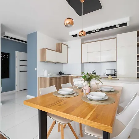 Cosy & Bright With Parking On The Cystersow Street By Renters Apartment Krakow